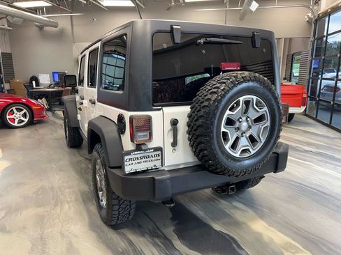 Used 2017 Jeep Wrangler Unlimited Rubicon w/ Connectivity Group AWD/4WD image 28