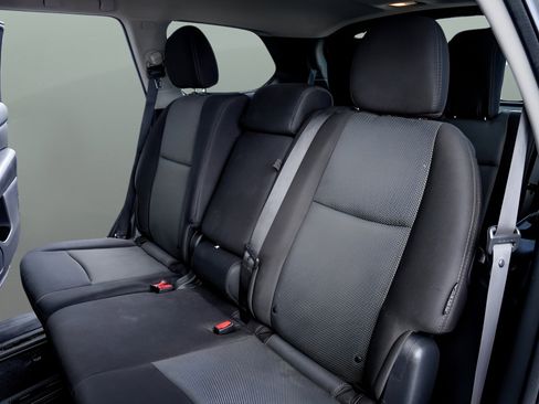 Used 2019 Nissan Pathfinder SV AWD/4WD image 12