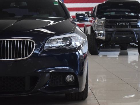 Used 2013 BMW 528i Sedan RWD image 9