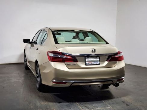 Used 2017 Honda Accord LX image 24