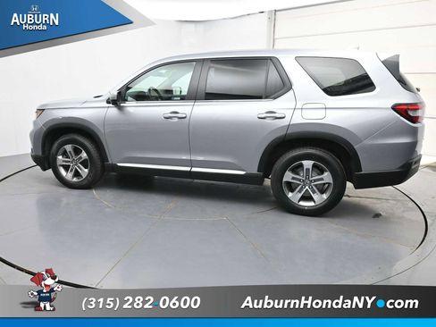 Used 2024 Honda Pilot EX-L image 18