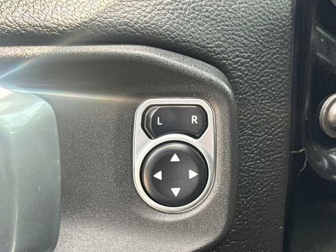 Used 2020 Jeep Gladiator Overland AWD/4WD image 23