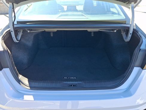 Used 2024 Nissan Altima 2.5 SR FWD image 29