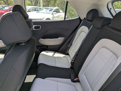 New 2025 Hyundai Venue SEL FWD image 14