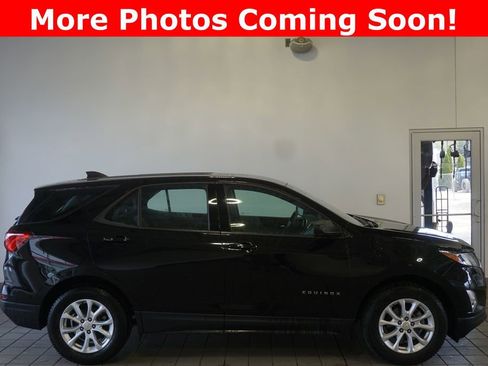 Used 2019 Chevrolet Equinox LS FWD image 2