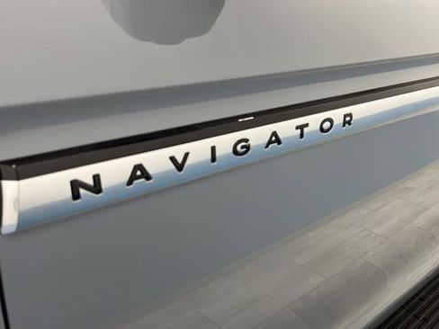 Used 2025 Lincoln Navigator L Reserve image 36