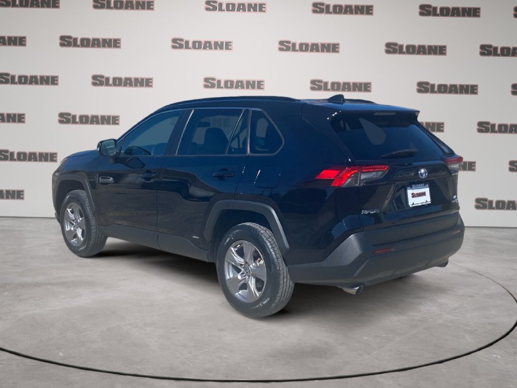 Used 2023 Toyota RAV4 LE AWD/4WD image 3