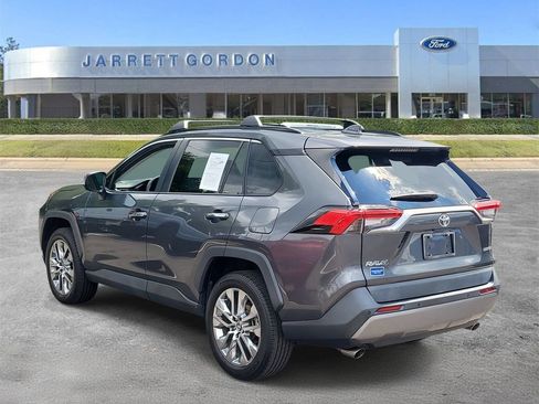 Used 2020 Toyota RAV4 Limited FWD image 3
