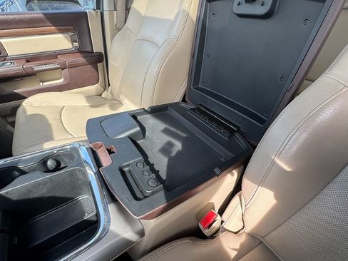 Used 2017 RAM 1500 Laramie AWD/4WD image 23