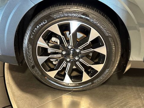 Certified 2024 Kia Carnival EX image 2