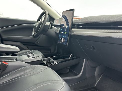 Used 2021 Ford Mustang Mach-E Premium image 21