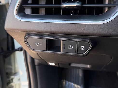 Used 2025 Kia K4 LXS image 31