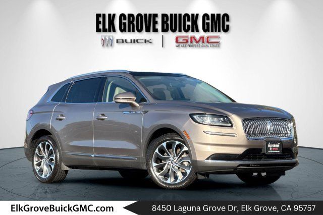 Used 2021 Lincoln Nautilus Reserve FWD image 1