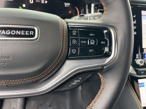 Used 2023 Jeep Grand Wagoneer Series III image 20