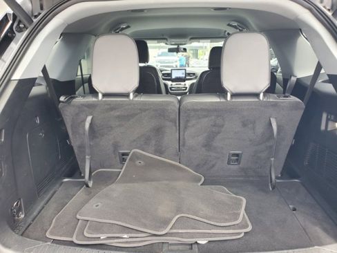 Certified 2023 Ford Explorer XLT w/ Equipment Group 202A RWD image 8