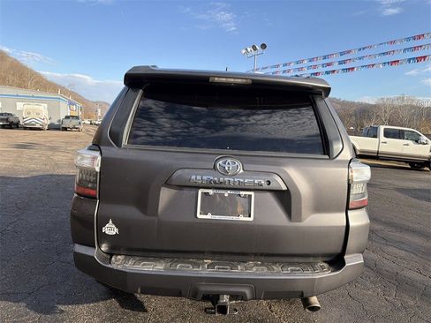Used 2019 Toyota 4Runner SR5 image 5