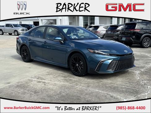 Used 2025 Toyota Camry SE w/ Convenience Package FWD image 1