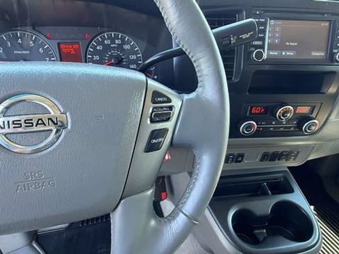 Used 2018 Nissan NV 3500 SL RWD image 22