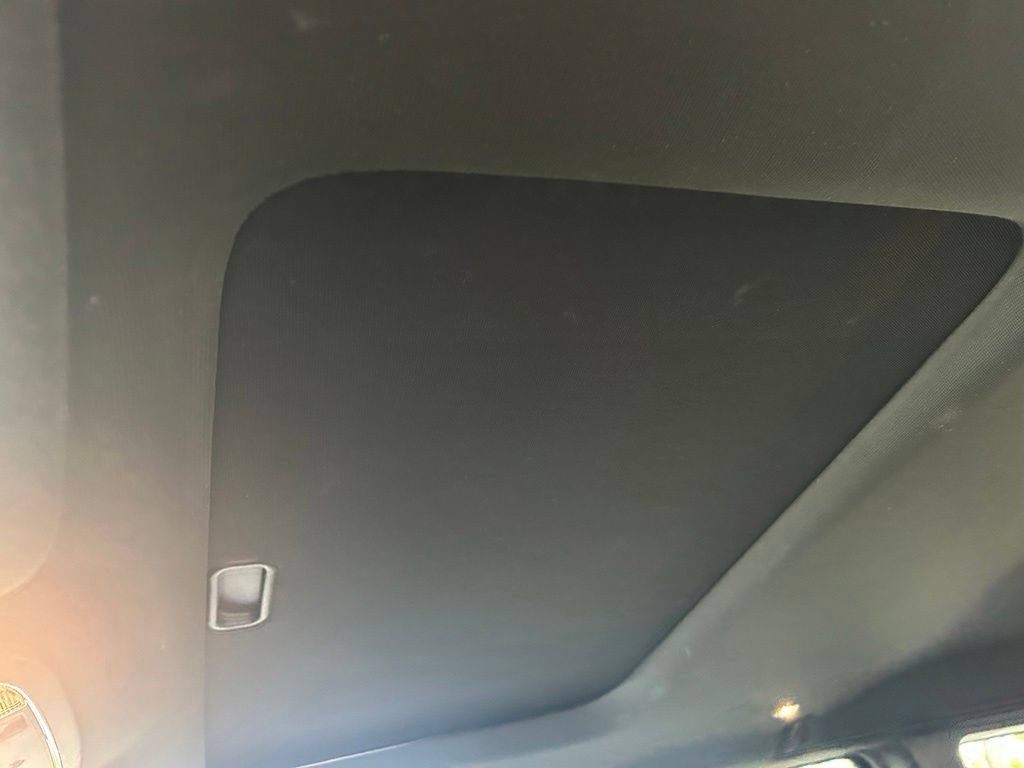 Used 2017 Jeep Grand Cherokee Altitude RWD image 11