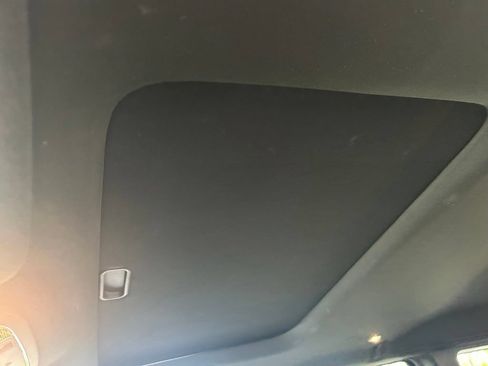 Used 2017 Jeep Grand Cherokee Altitude RWD image 11