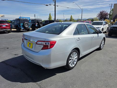 Used 2012 Toyota Camry XLE w/ Leather Pkg image 5