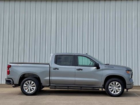 Used 2023 Chevrolet Silverado 1500 Custom w/ LPO, Dark Essentials Package AWD/4WD image 7