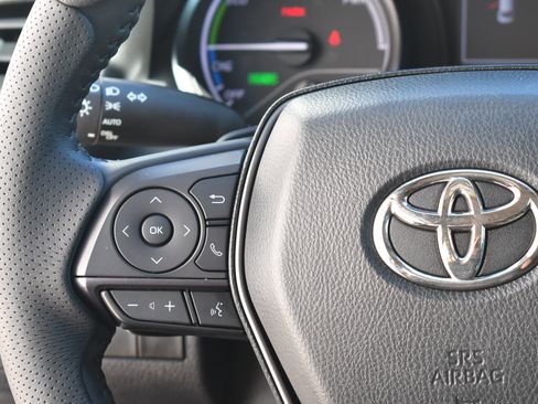 Used 2022 Toyota Camry SE FWD image 18