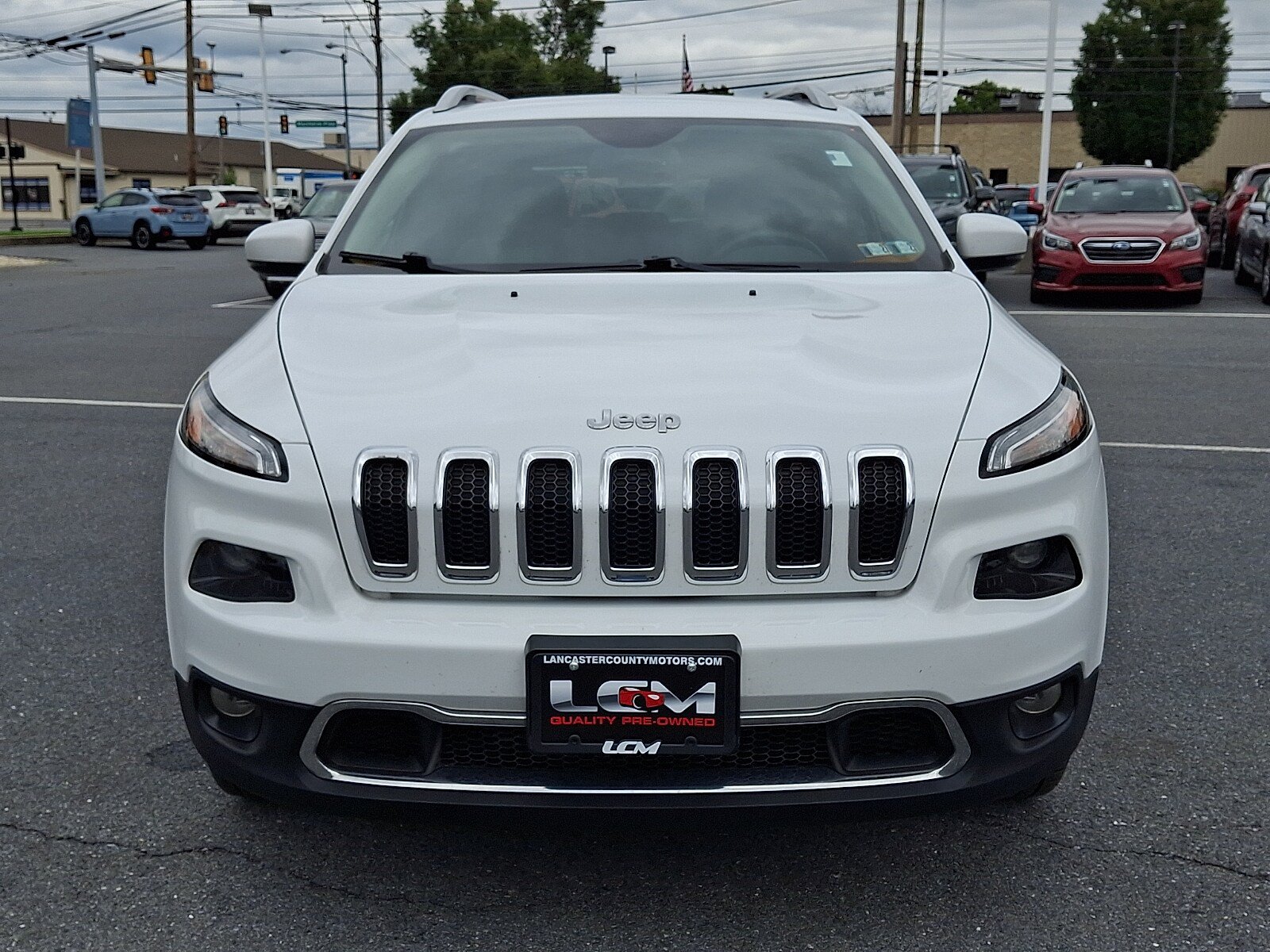 Used 2014 Jeep Cherokee Limited w/ Luxury Group AWD/4WD image 2