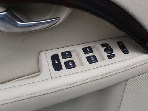 Used 2012 Volvo XC70 3.2 image 15