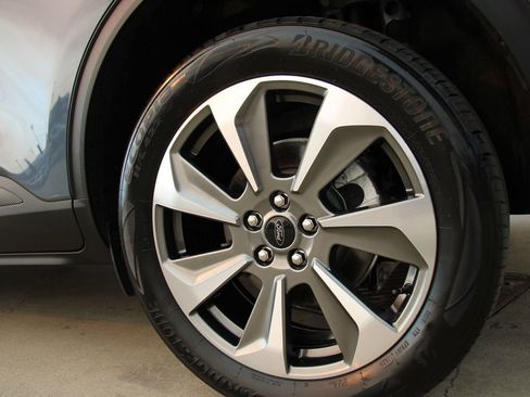 Used 2024 Ford Escape Platinum image 32