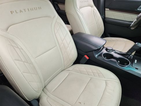 Used 2017 Ford Explorer Platinum image 13
