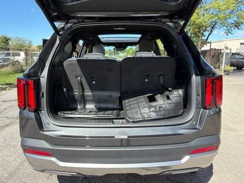 Used 2025 Kia Sorento SX Prestige AWD/4WD image 11