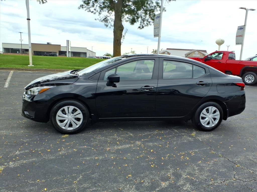 Used 2025 Nissan Versa S w/ Trunk Package FWD image 4