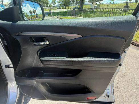 Used 2017 Honda Ridgeline RTL-T image 23