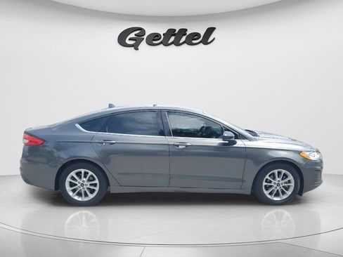 Used 2019 Ford Fusion SE FWD image 4