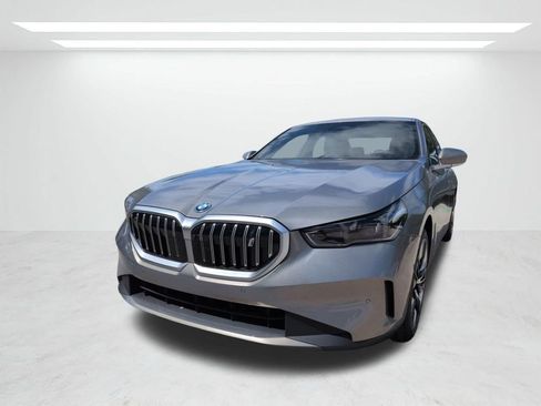 New 2026 BMW i5 eDrive40 w/ Premium Package RWD image 8
