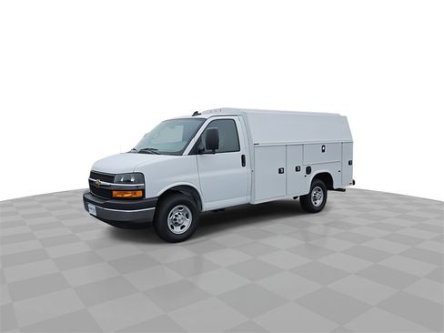 New 2025 Chevrolet Express 3500 w/ Power Convenience Package image 4