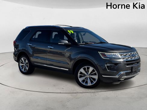 Used 2019 Ford Explorer Limited w/ Class III Trailer Tow Package image 2