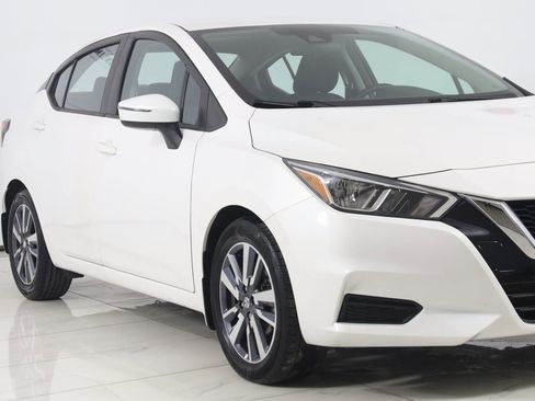 Used 2020 Nissan Versa SV image 31