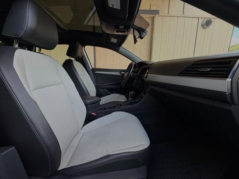 Used 2019 Volkswagen Jetta R-Line FWD image 33