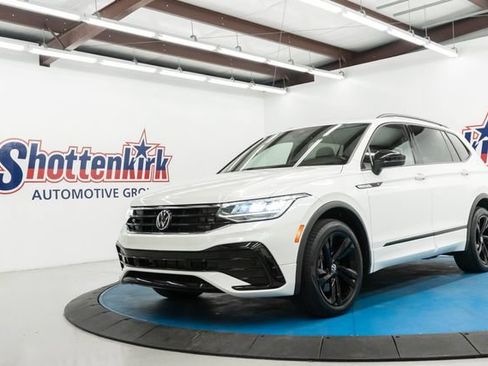 Used 2023 Volkswagen Tiguan SE R-Line FWD image 1