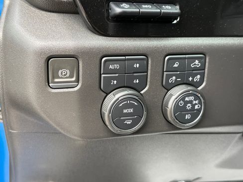 Used 2022 Chevrolet Silverado 1500 ZR2 w/ Technology Package AWD/4WD image 78