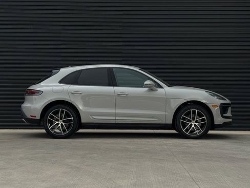 Certified 2025 Porsche Macan image 8