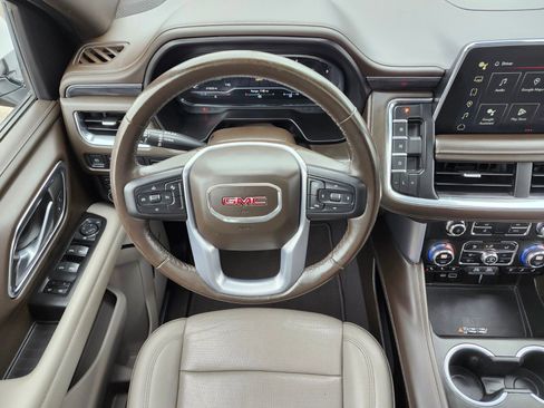 Used 2023 GMC Yukon SLT image 13