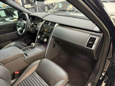 Used 2023 Land Rover Discovery Metropolitan Edition AWD/4WD image 10
