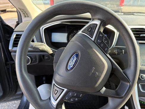 Used 2016 Ford Fusion SE FWD image 13