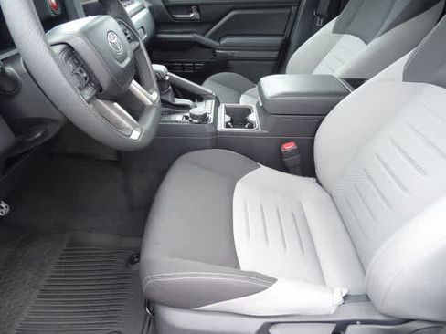 Used 2025 Toyota Tacoma TRD Sport AWD/4WD image 6