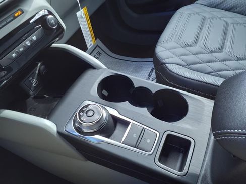 New 2024 Ford Escape SE w/ PHEV Premium Package image 28