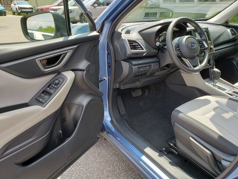 Used 2023 Subaru Forester AWD/4WD image 8