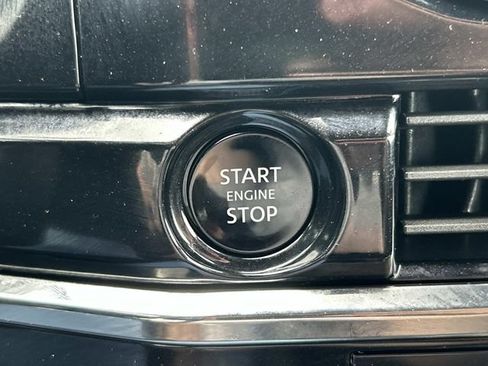 Used 2025 Nissan Pathfinder Rock Creek AWD/4WD image 38